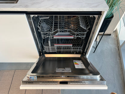 03391 - Moderne schiereiland keuken met bar