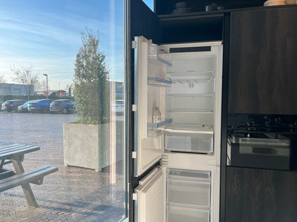 03391 - Moderne schiereiland keuken met bar