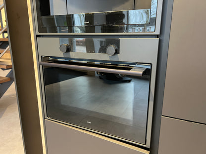 02718 - Luxe mat zwarte eilandkeuken met bar