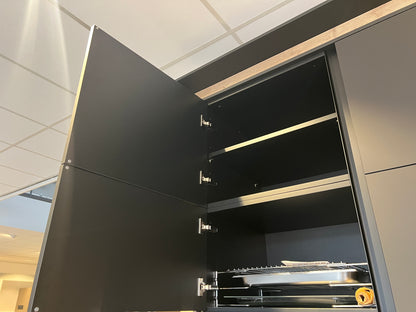 02718 - Luxe mat zwarte eilandkeuken met bar