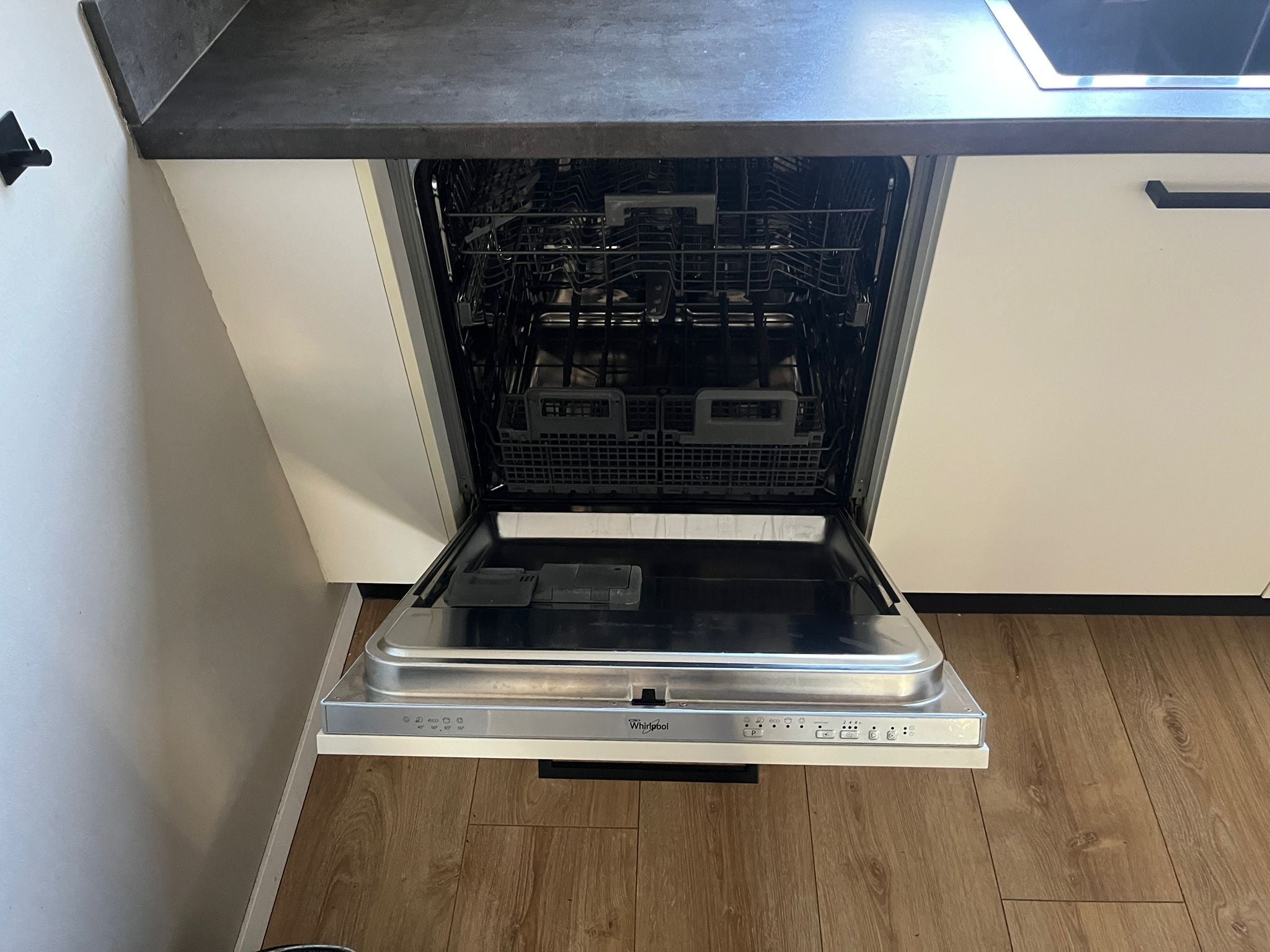 03184 - Witte hoekkeuken