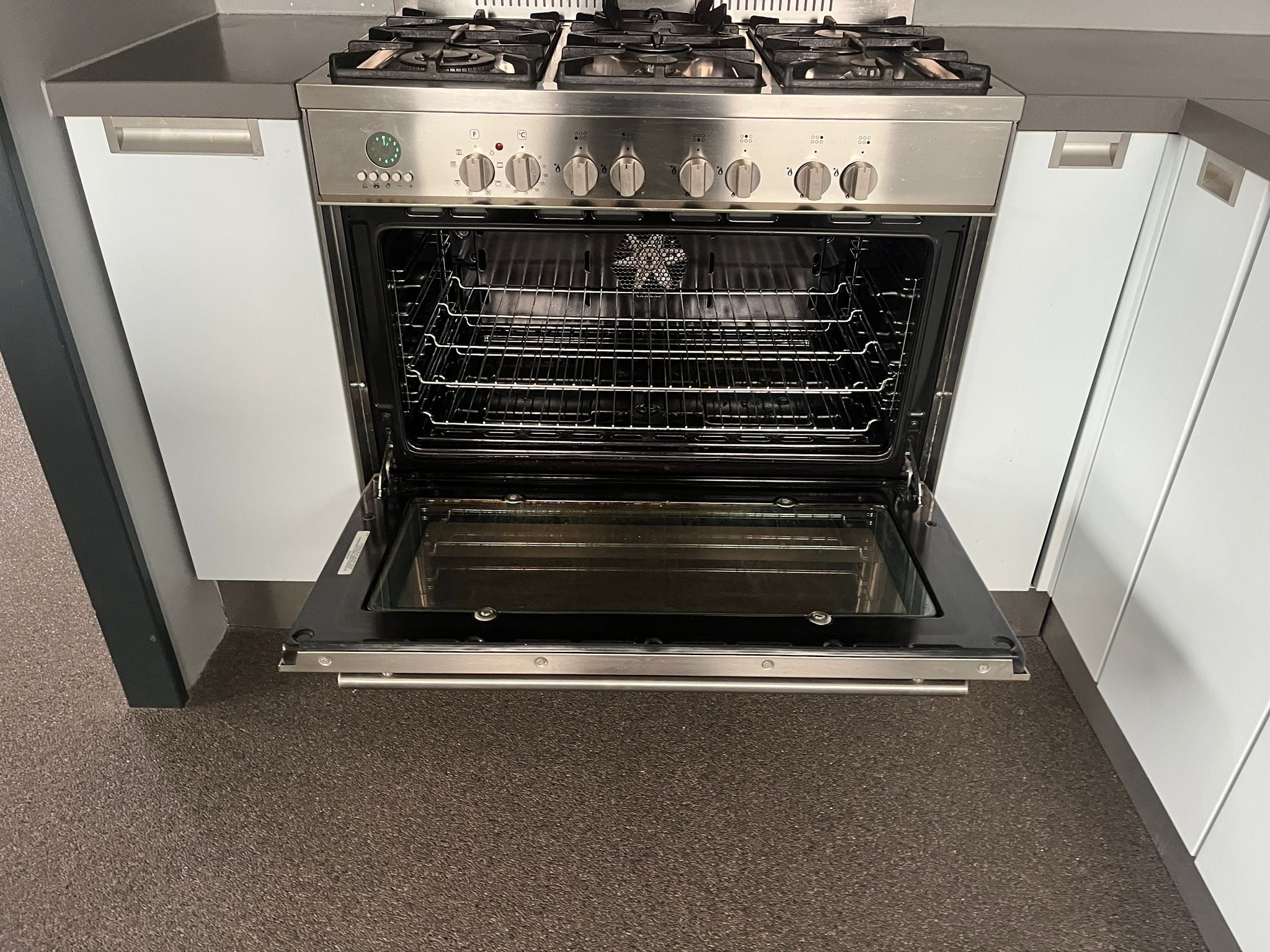 02912 - Moderne U-keuken