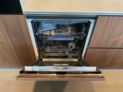 02461 - Moderne eilandkeuken