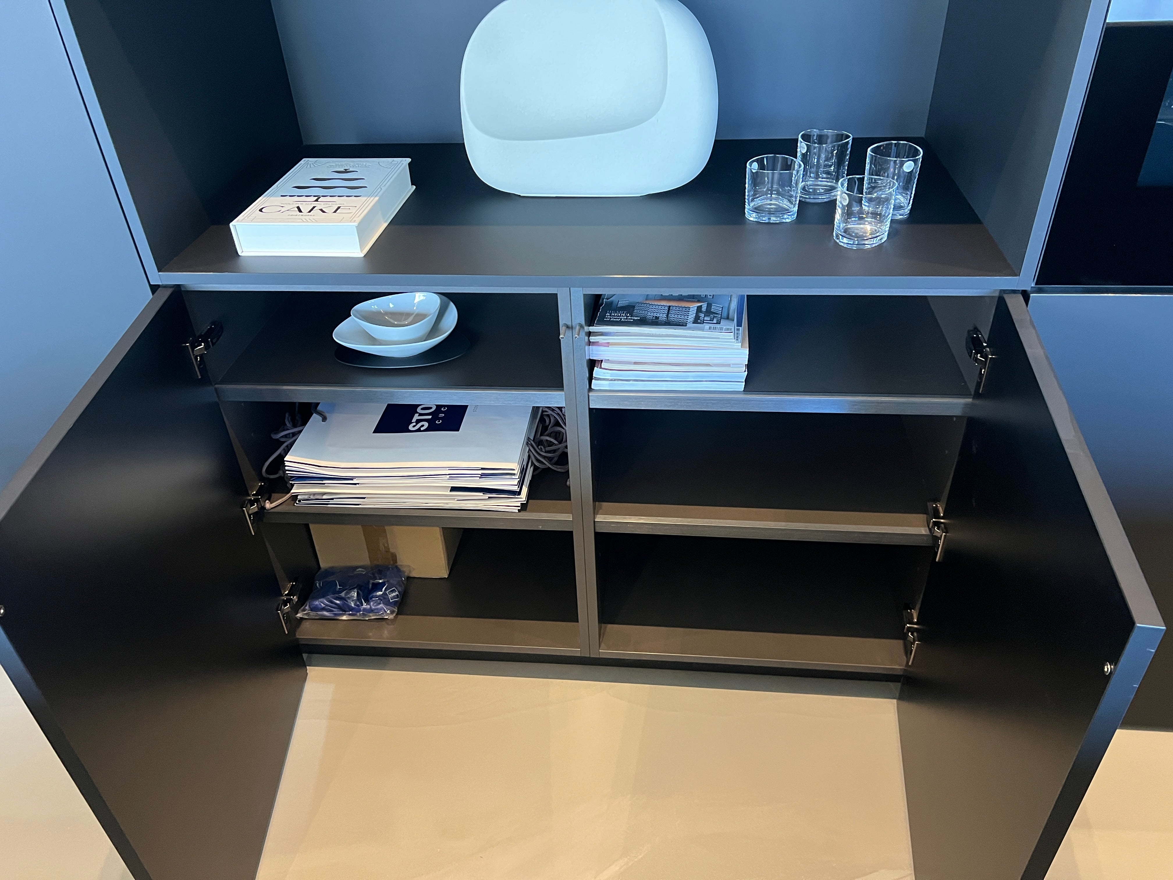 02450 - Zwart/witte luxe eilandkeuken