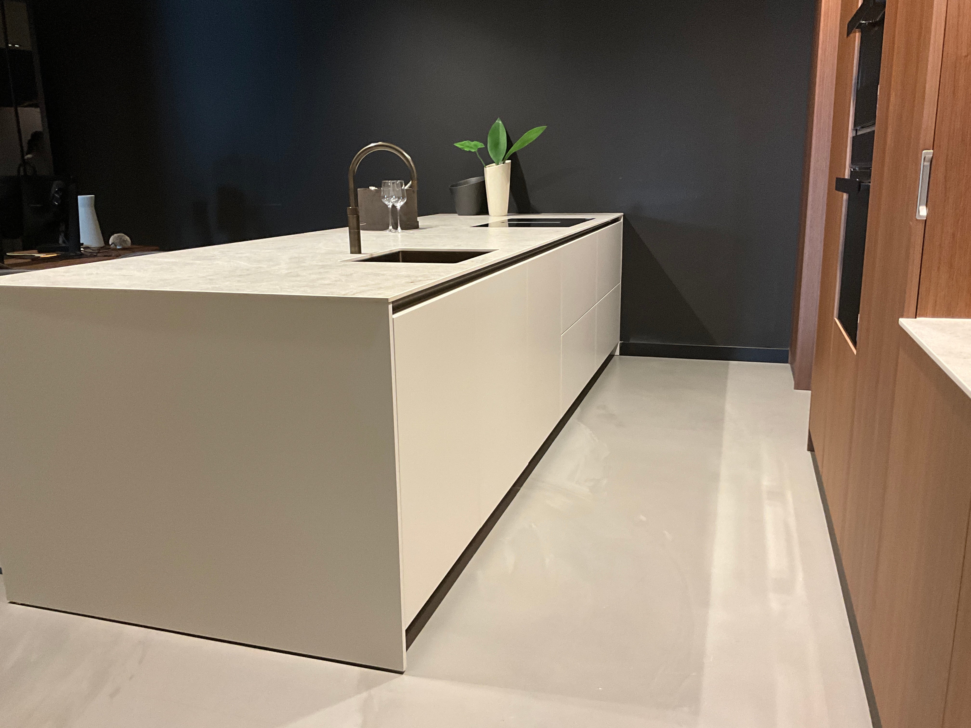 02448 - Eiken fineer eilandkeuken