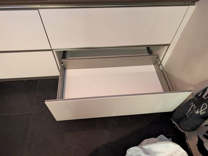 03120 - Moderne witte hoekkeuken