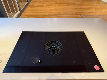 04033 - Häcker eilandkeuken met kookeiland en kastenwand