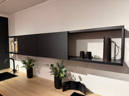 04037 - Moderne keuken met kastenwand