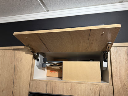 04037 - Moderne keuken met kastenwand