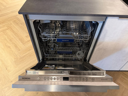 04047 - Häcker hoekkeuken in betonlook