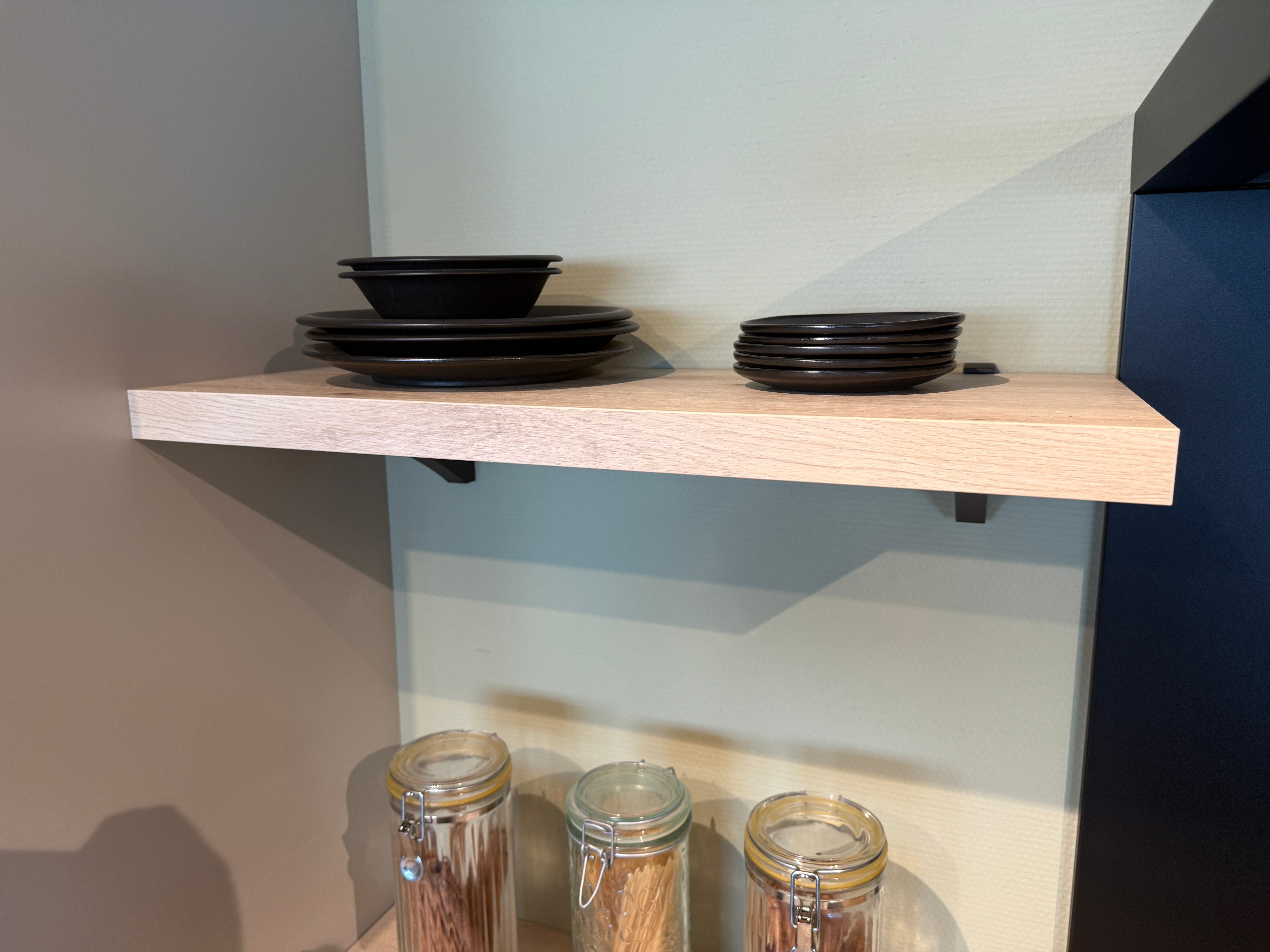 04053 - Impuls showroomkeuken met houten eiland