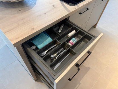 04053 - Impuls showroomkeuken met houten eiland