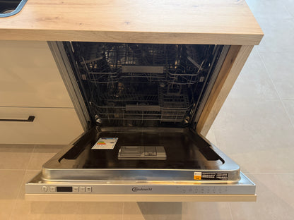 04053 - Impuls showroomkeuken met houten eiland