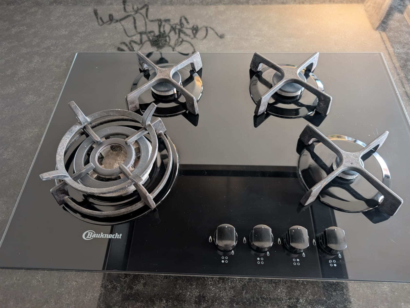 03547 - Licht grijze eilandkeuken