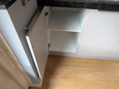 03547 - Licht grijze eilandkeuken