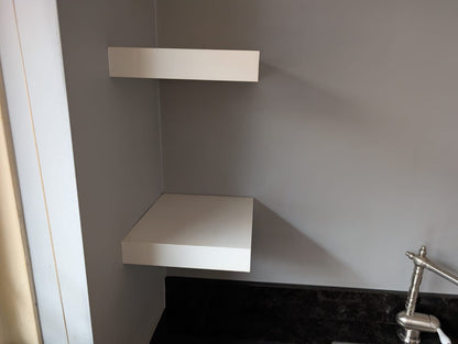 03547 - Licht grijze eilandkeuken