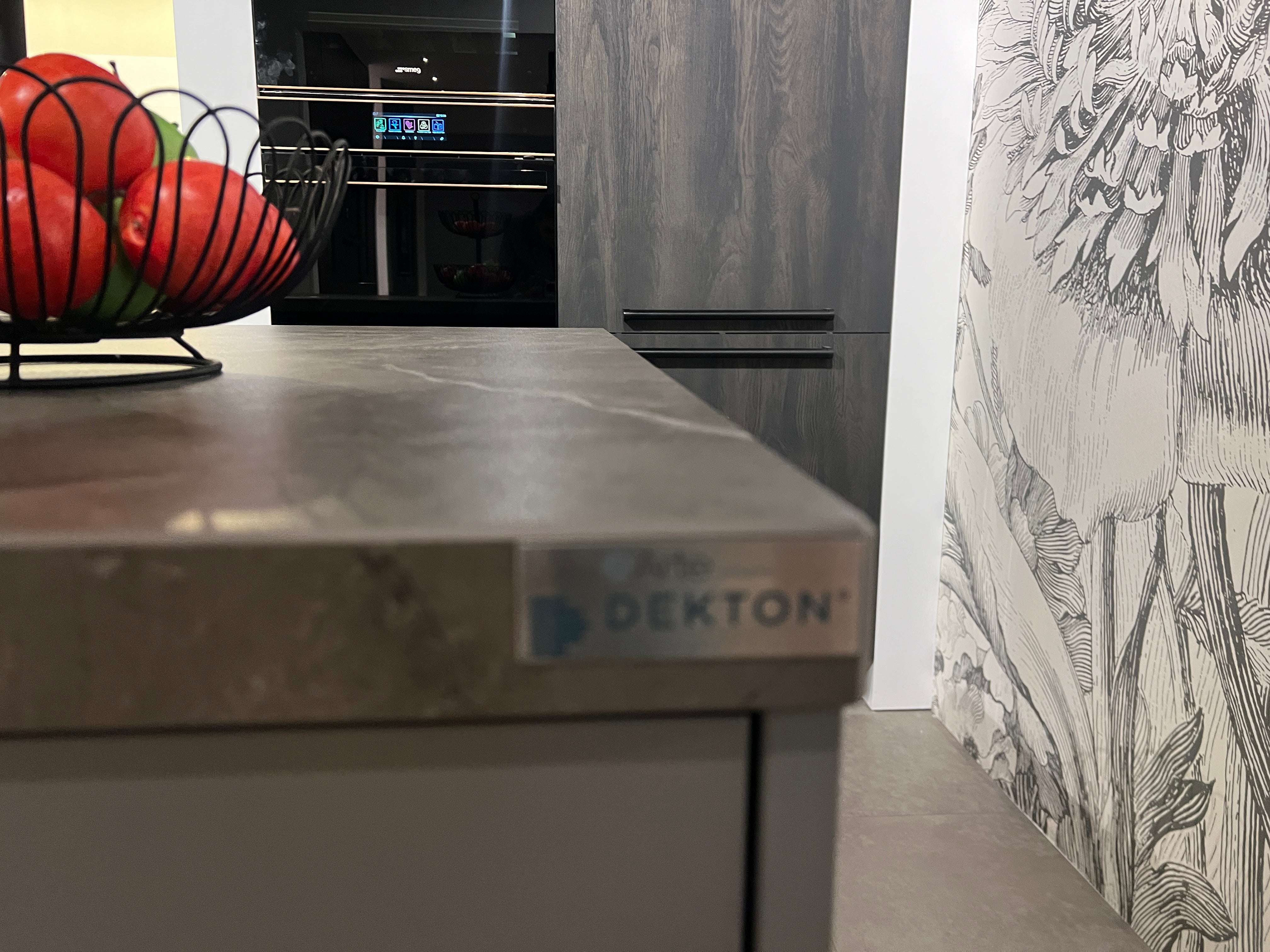 03751 - Moderne eilandkeuken met tafel