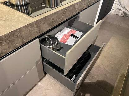 03751 - Moderne eilandkeuken met tafel
