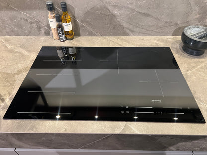 03751 - Moderne eilandkeuken met tafel