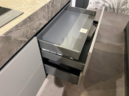 03751 - Moderne eilandkeuken met tafel
