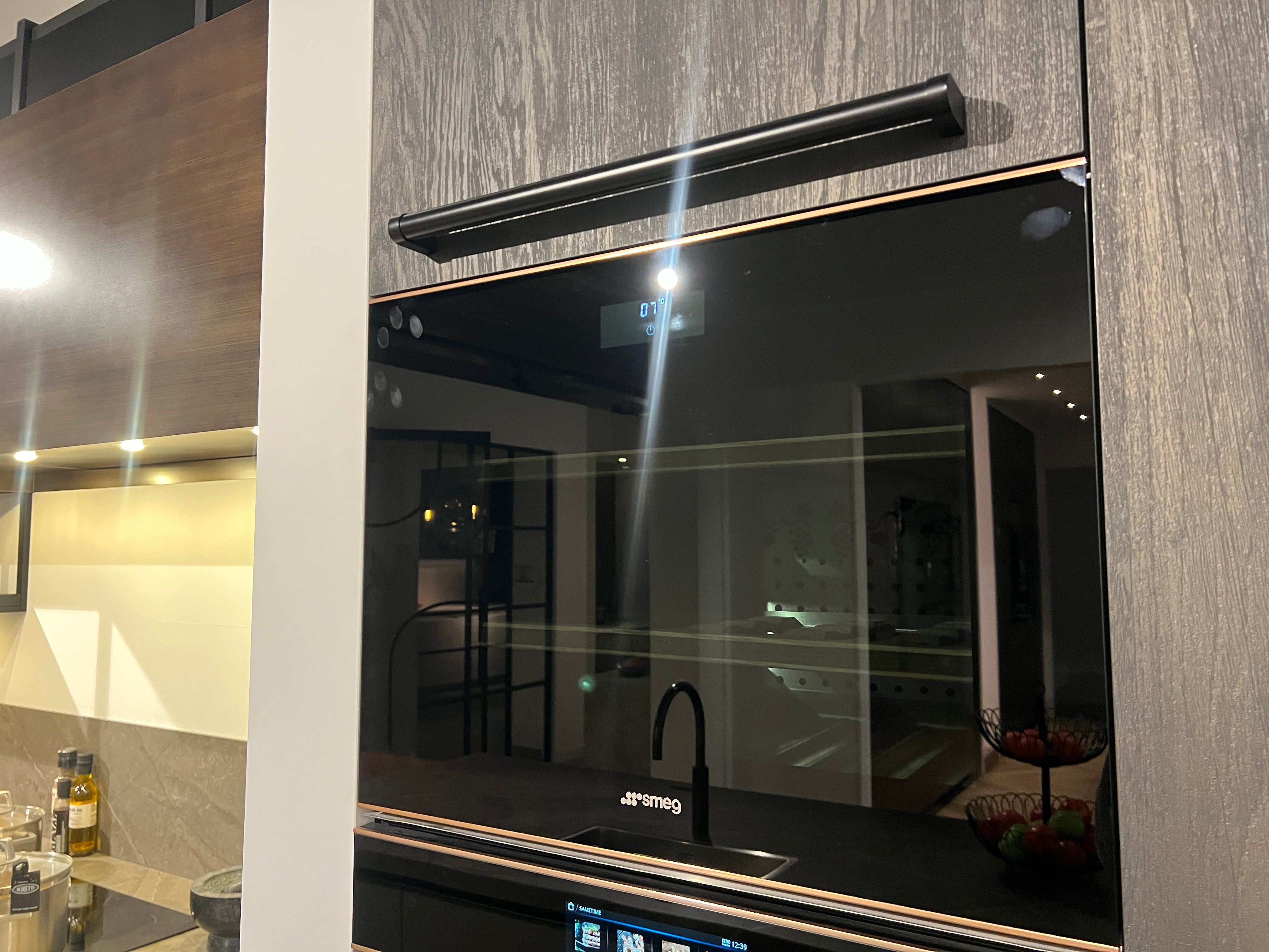 03751 - Moderne eilandkeuken met tafel