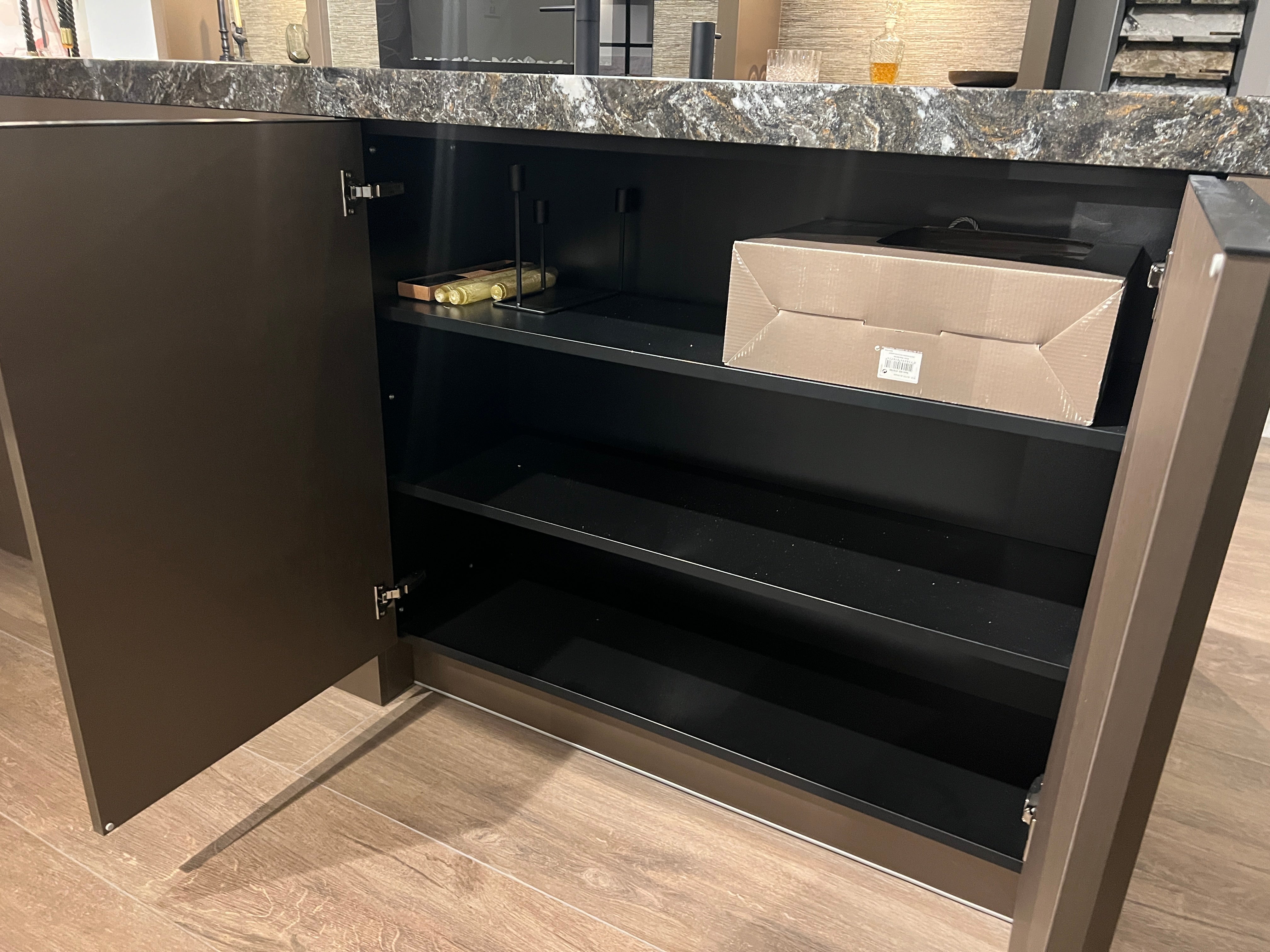 03753 - Exclusieve eilandkeuken met Miele apparatuur