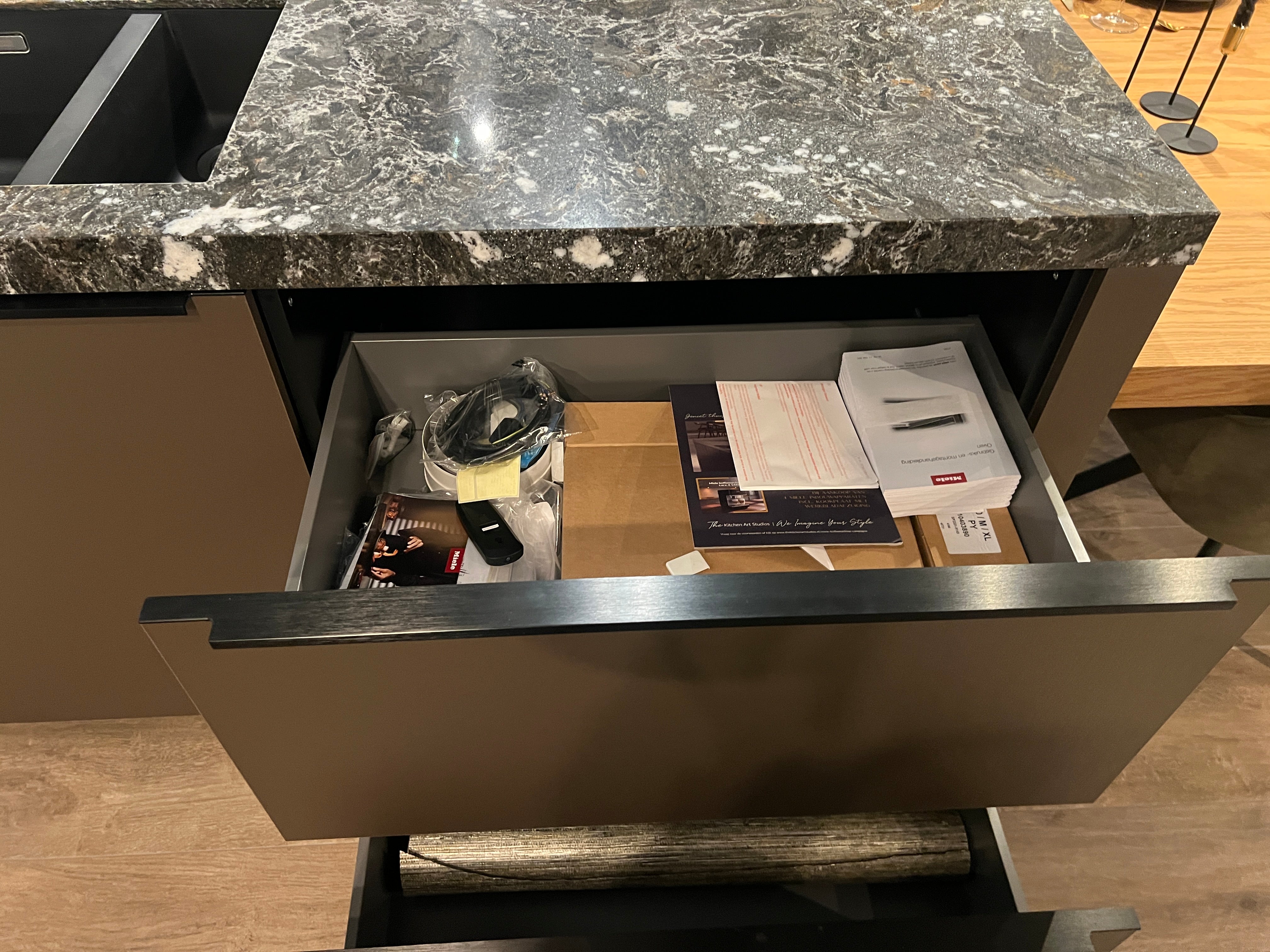 03753 - Exclusieve eilandkeuken met Miele apparatuur