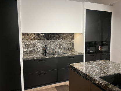 03753 - Exclusieve eilandkeuken met Miele apparatuur