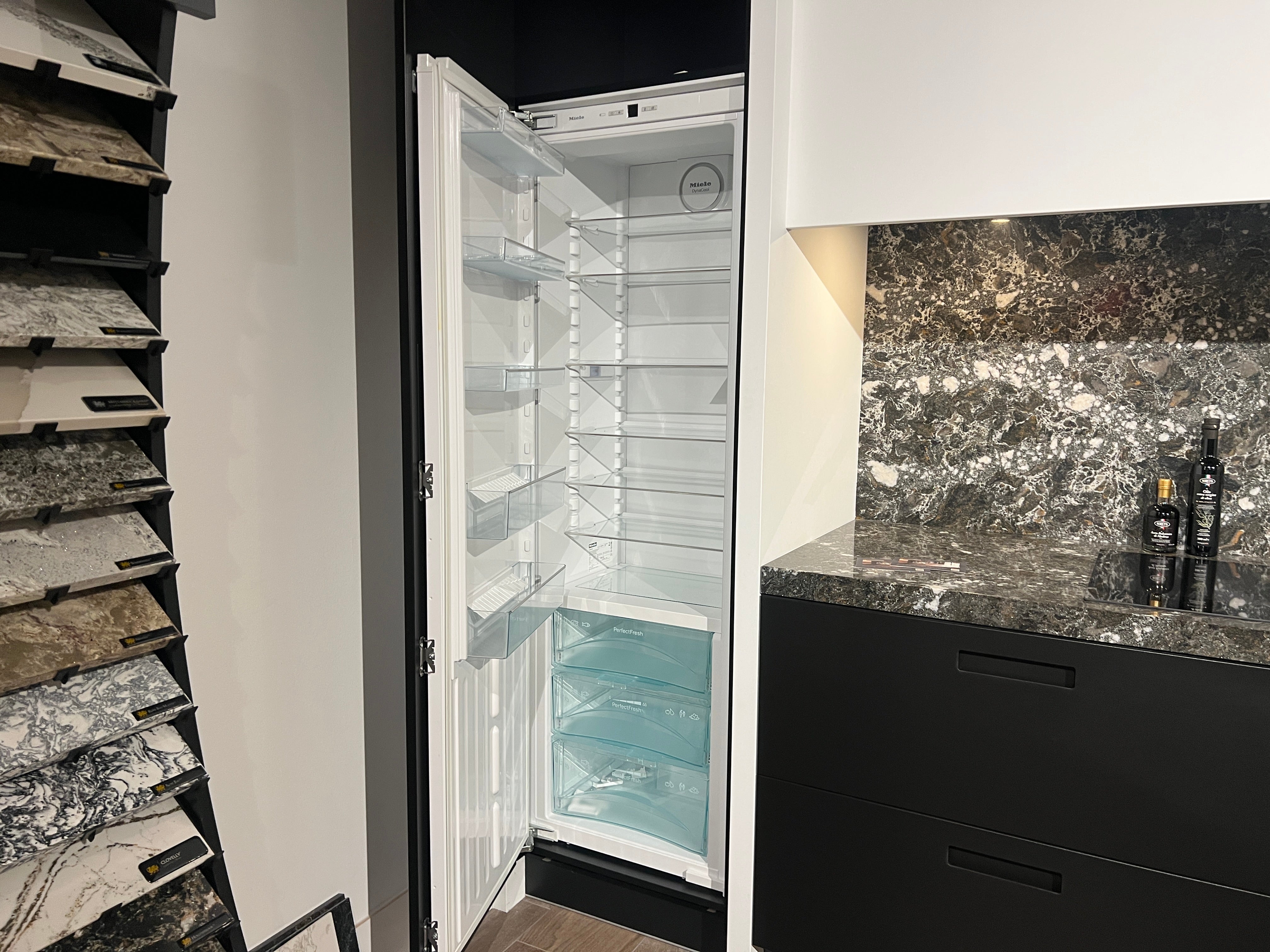 03753 - Exclusieve eilandkeuken met Miele apparatuur