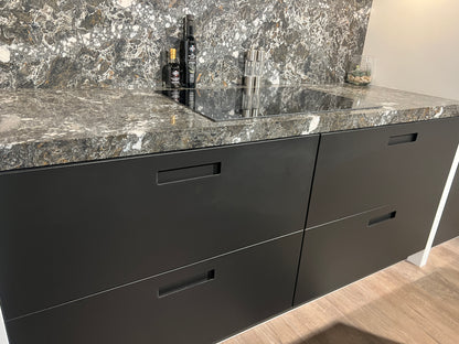 03753 - Exclusieve eilandkeuken met Miele apparatuur