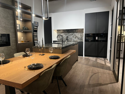 03753 - Exclusieve eilandkeuken met Miele apparatuur