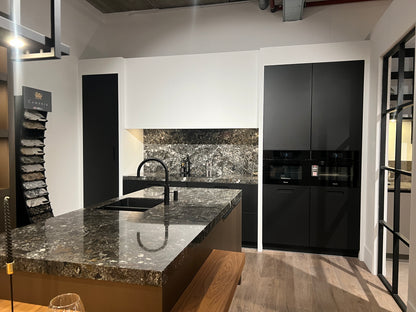 03753 - Exclusieve eilandkeuken met Miele apparatuur