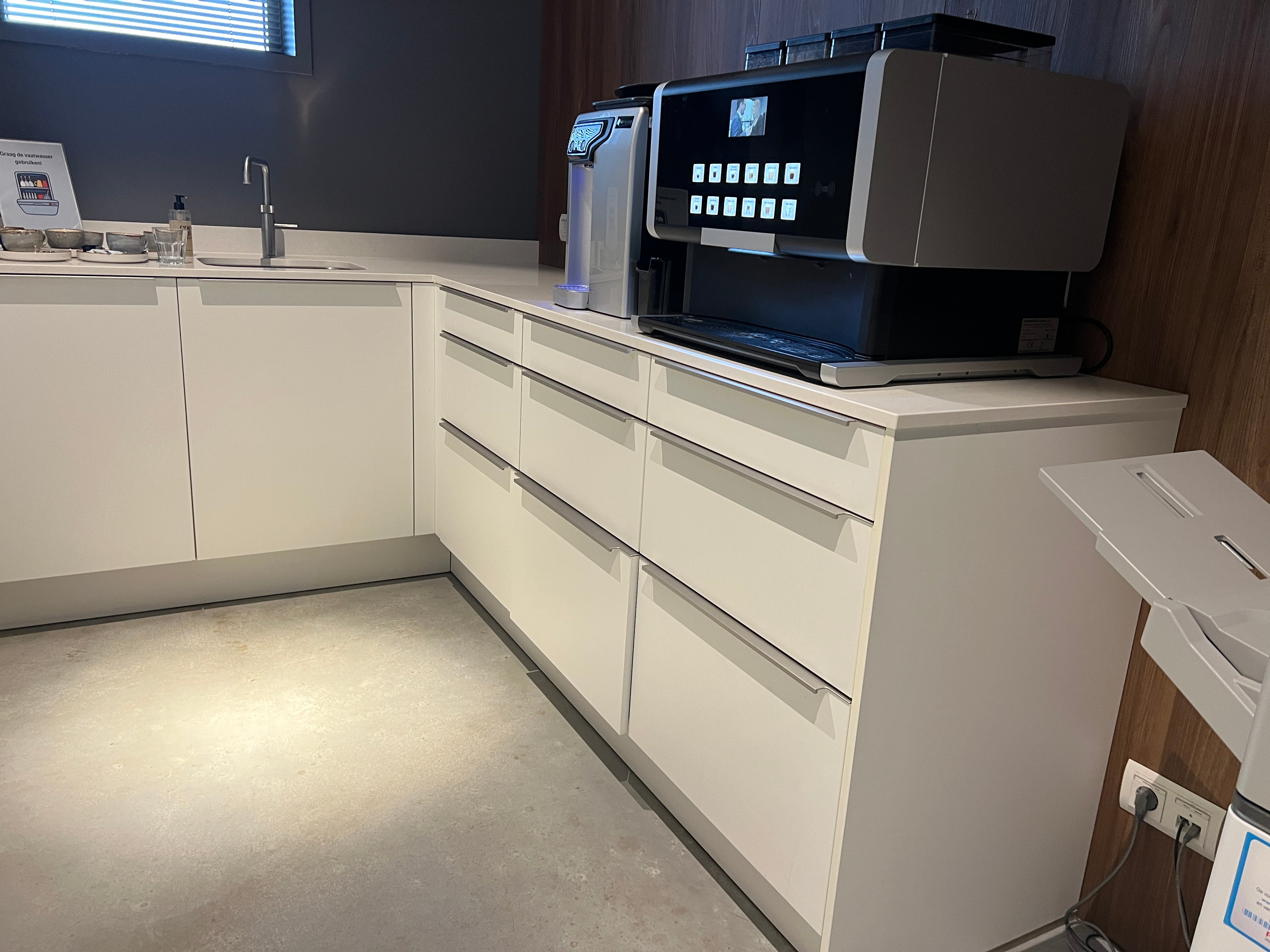 03755 - Witte pantry