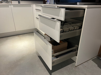 03755 - Witte pantry