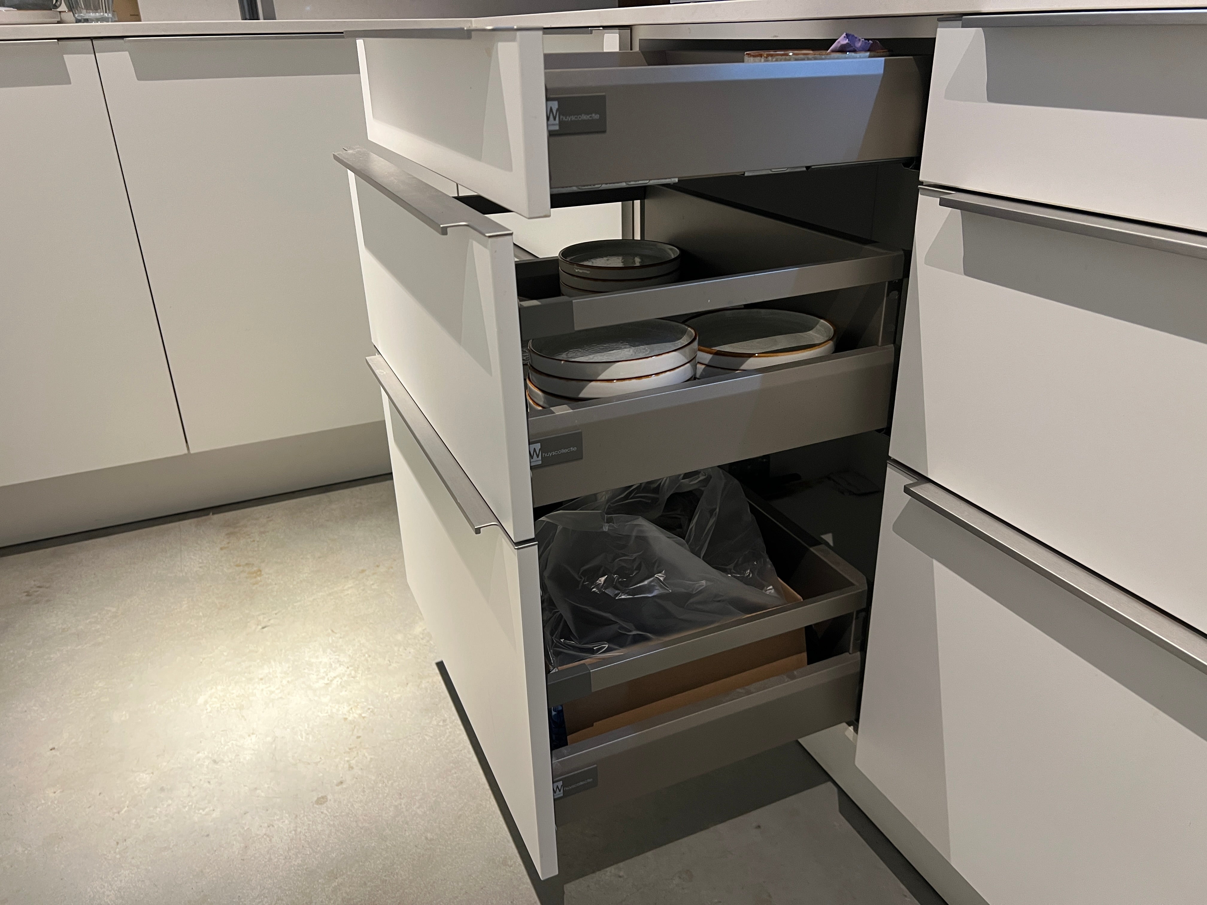 03755 - Witte pantry