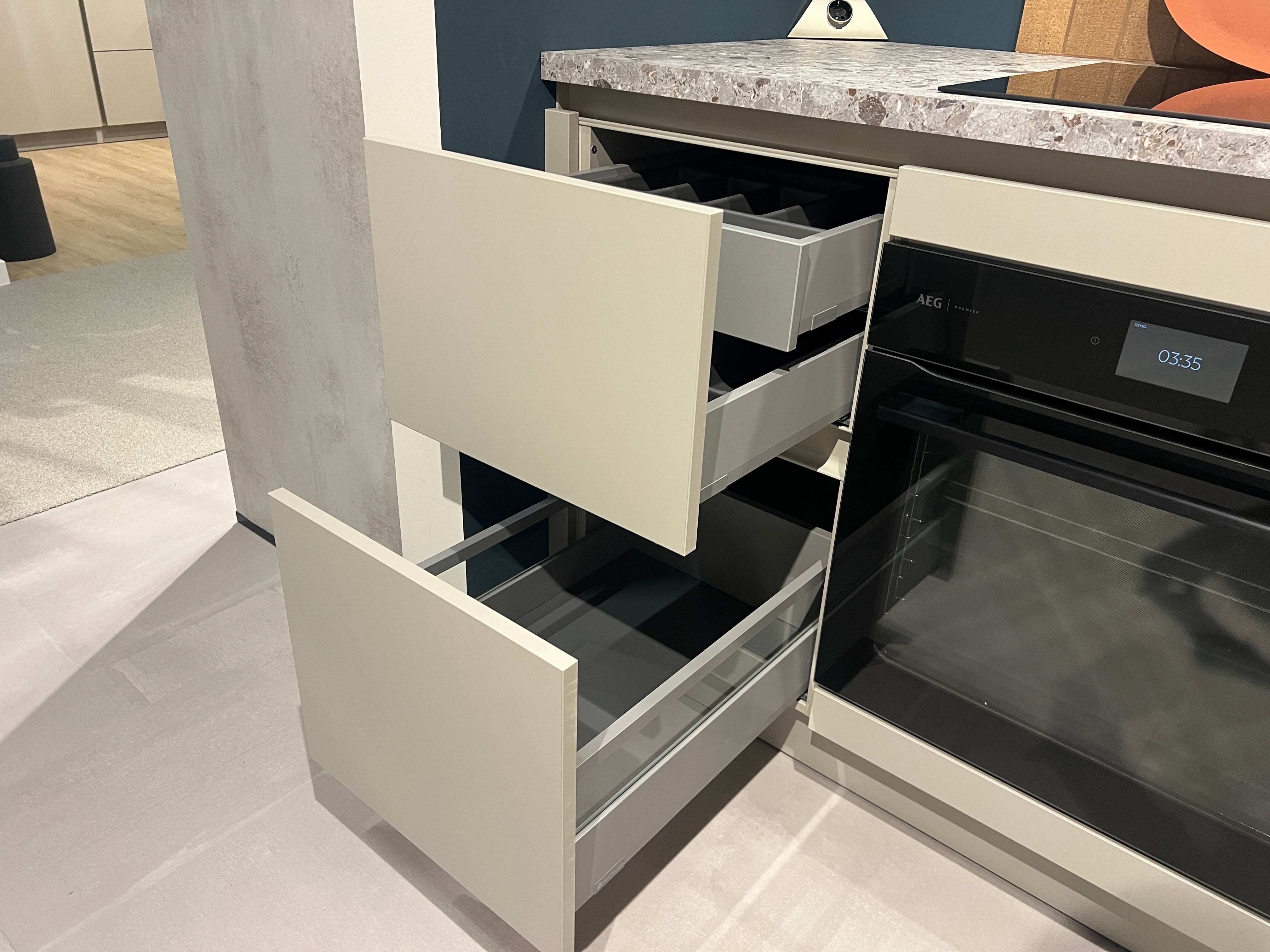 03783 - Moderne hoekkeuken