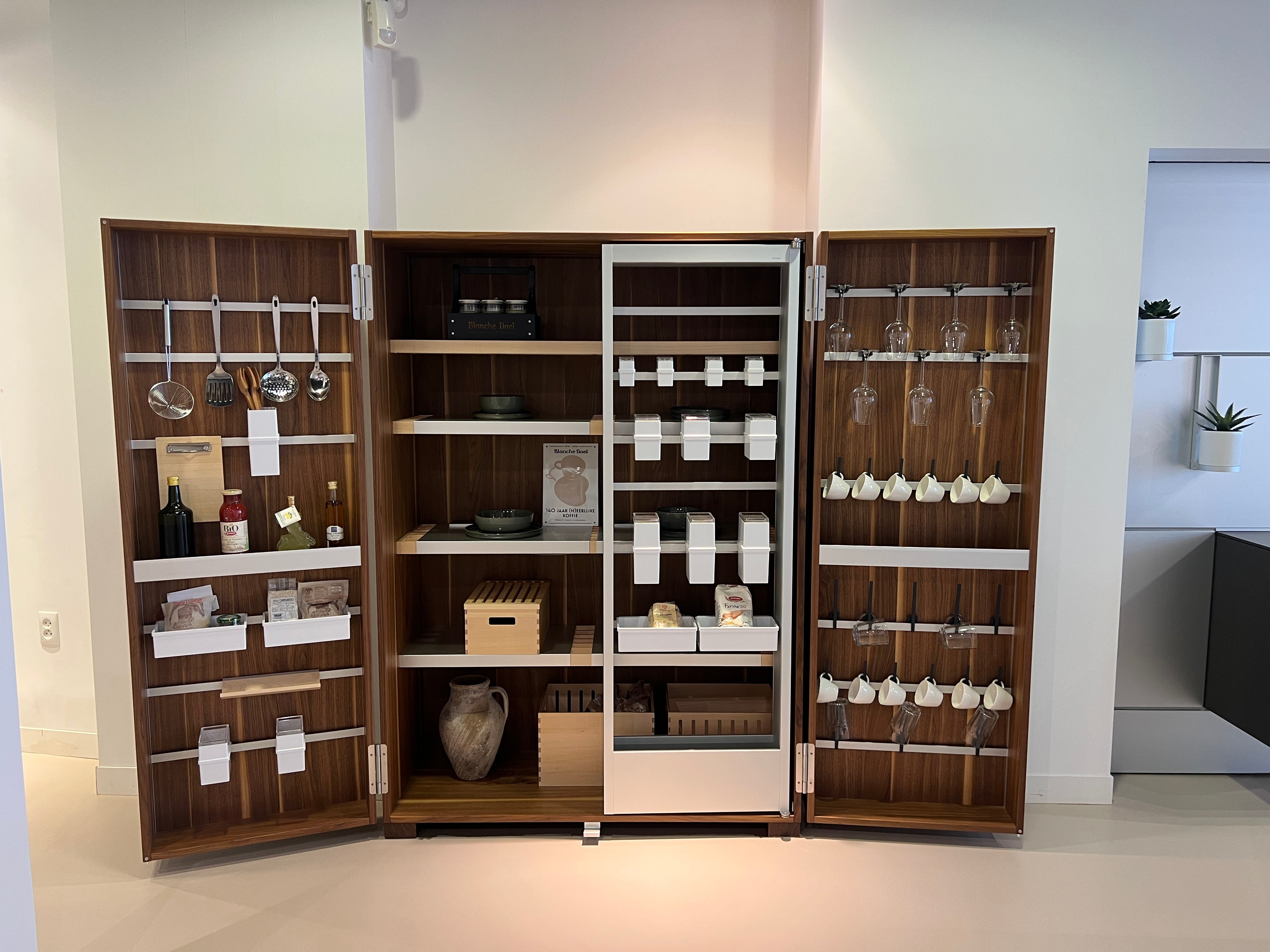 03883 - Bulthaup servieskast