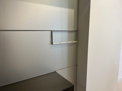 03903 - Zwart dressoir met achterwand