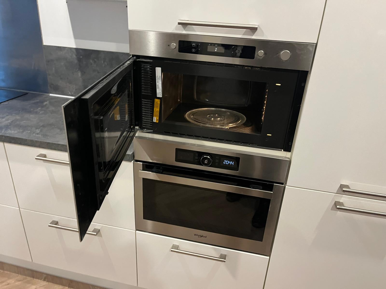 03649 - Witte steinhaus hoekkeuken