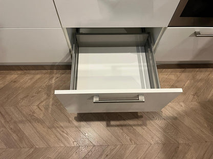 03649 - Witte steinhaus hoekkeuken