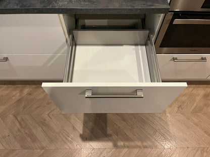 03649 - Witte steinhaus hoekkeuken