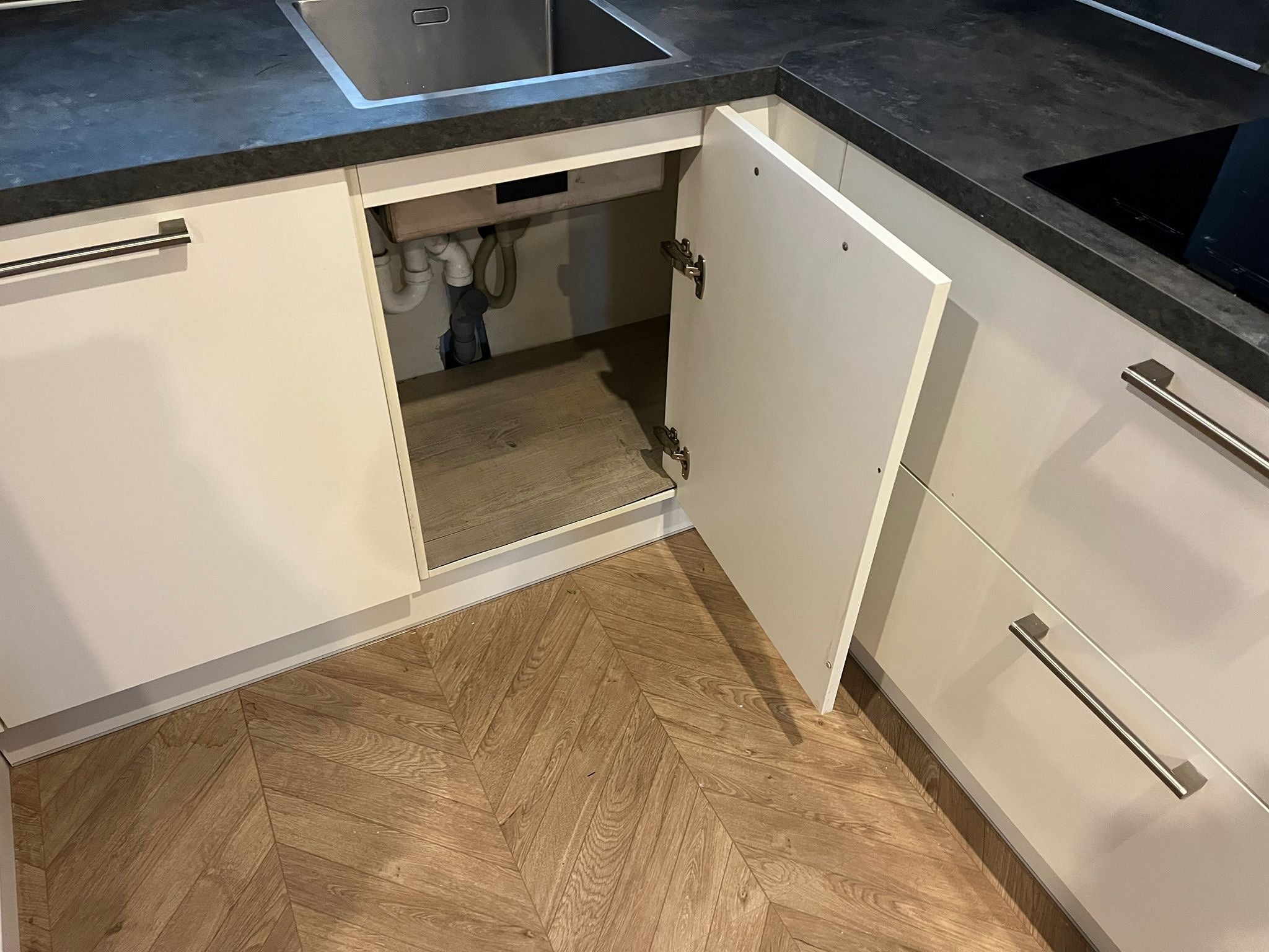 03649 - Witte steinhaus hoekkeuken