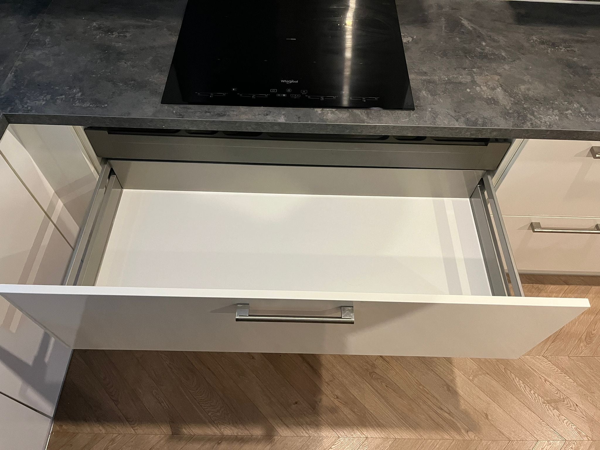 03649 - Witte steinhaus hoekkeuken