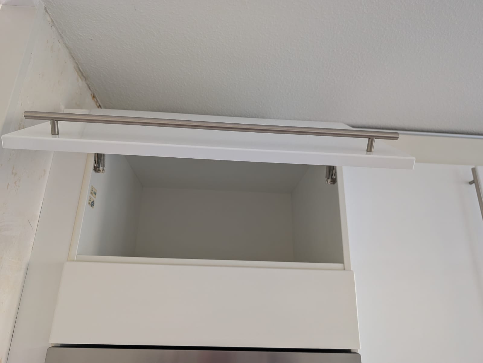 03068 - Witte hoekkeuken