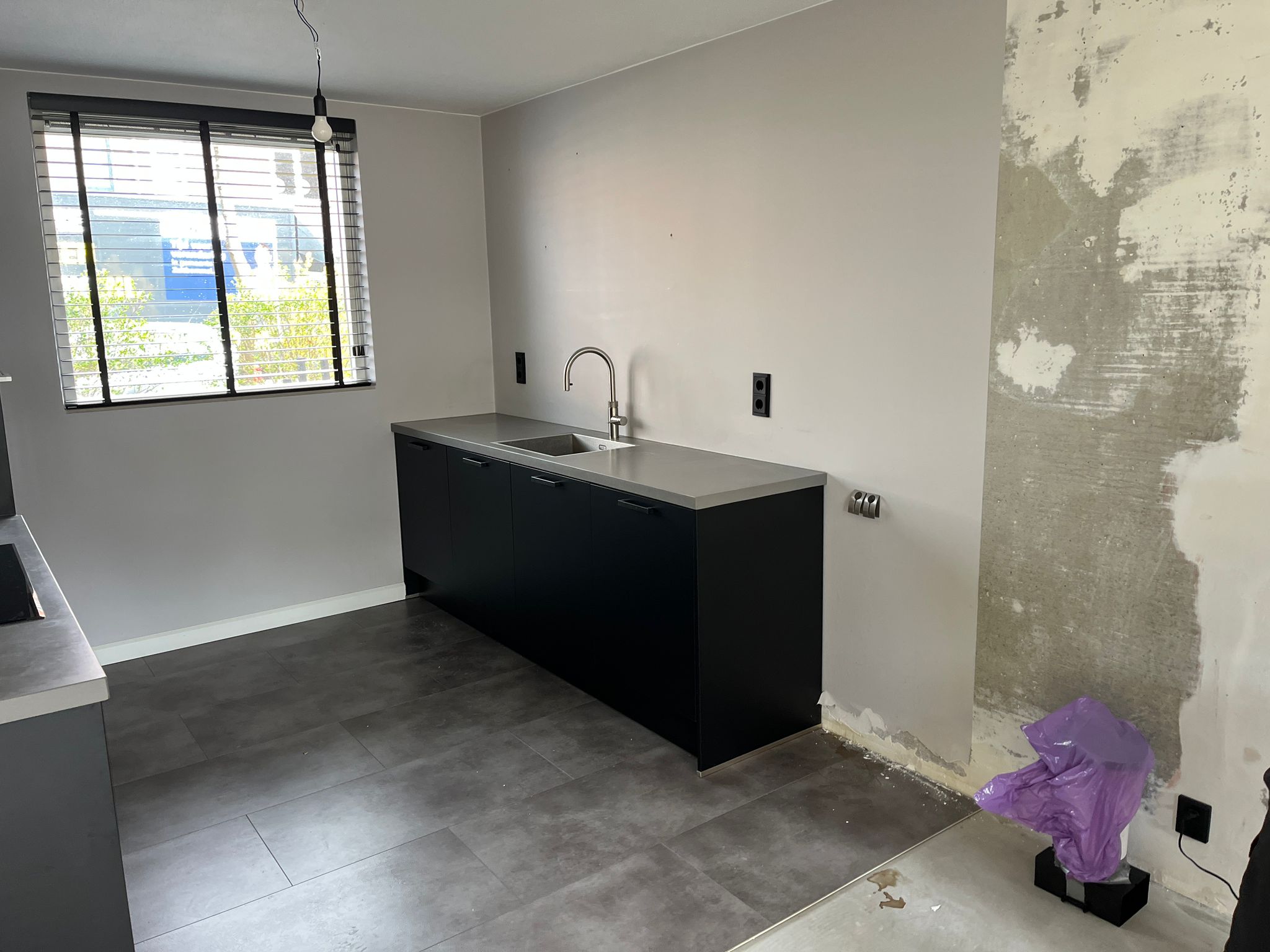 02904 - Mat zwarte parallel keuken