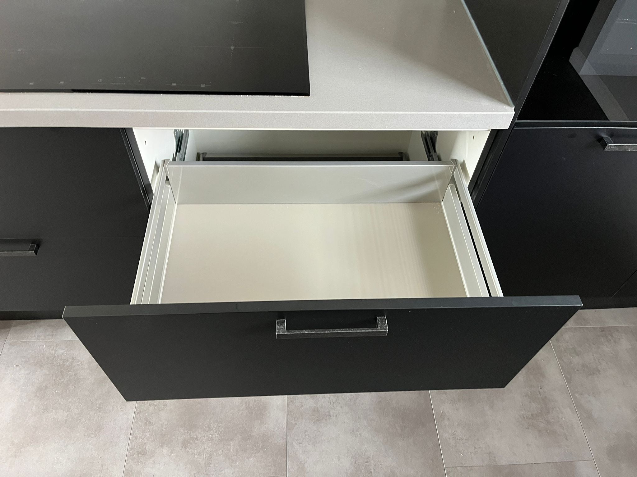 02904 - Mat zwarte parallel keuken