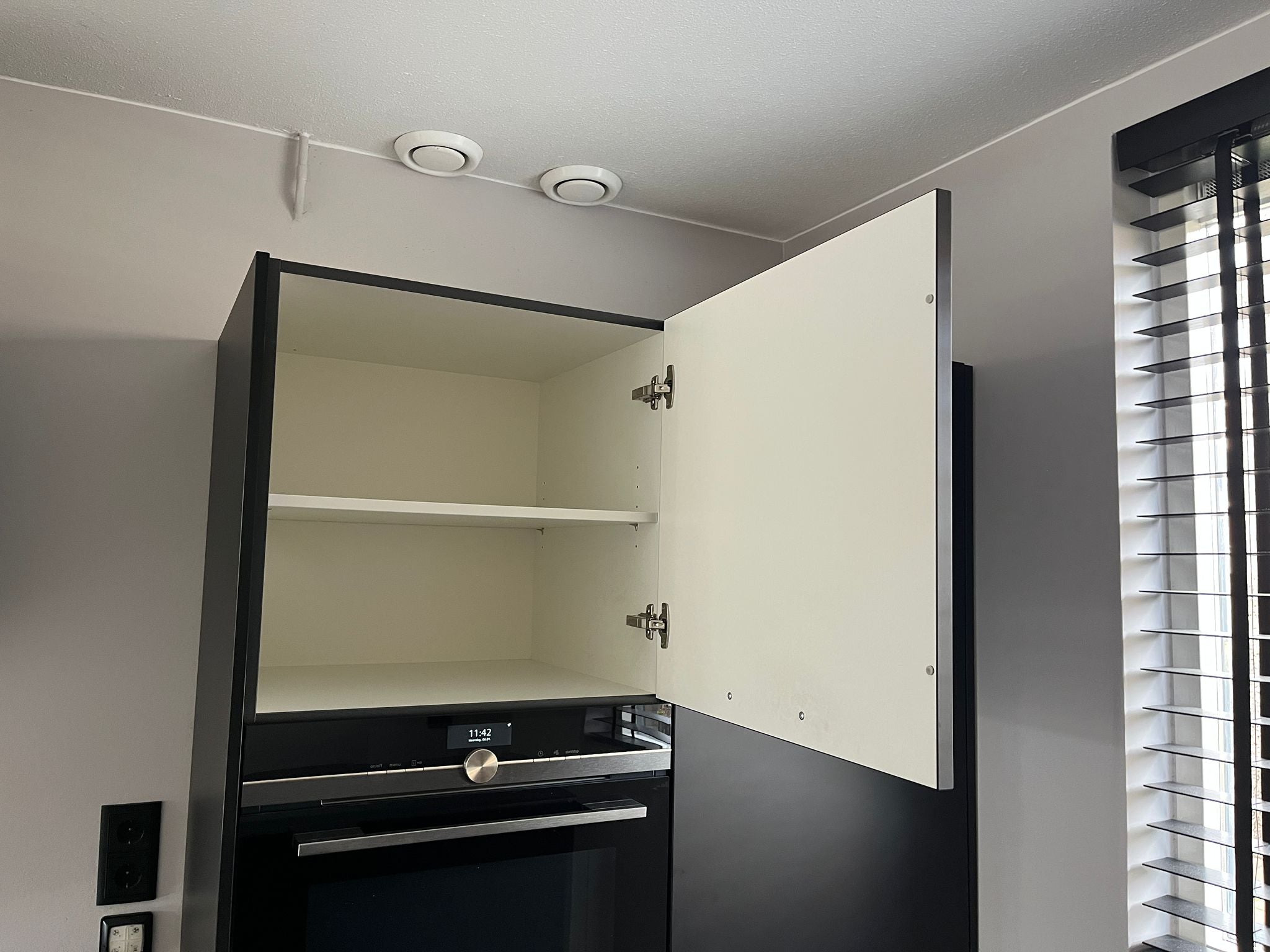 02904 - Mat zwarte parallel keuken