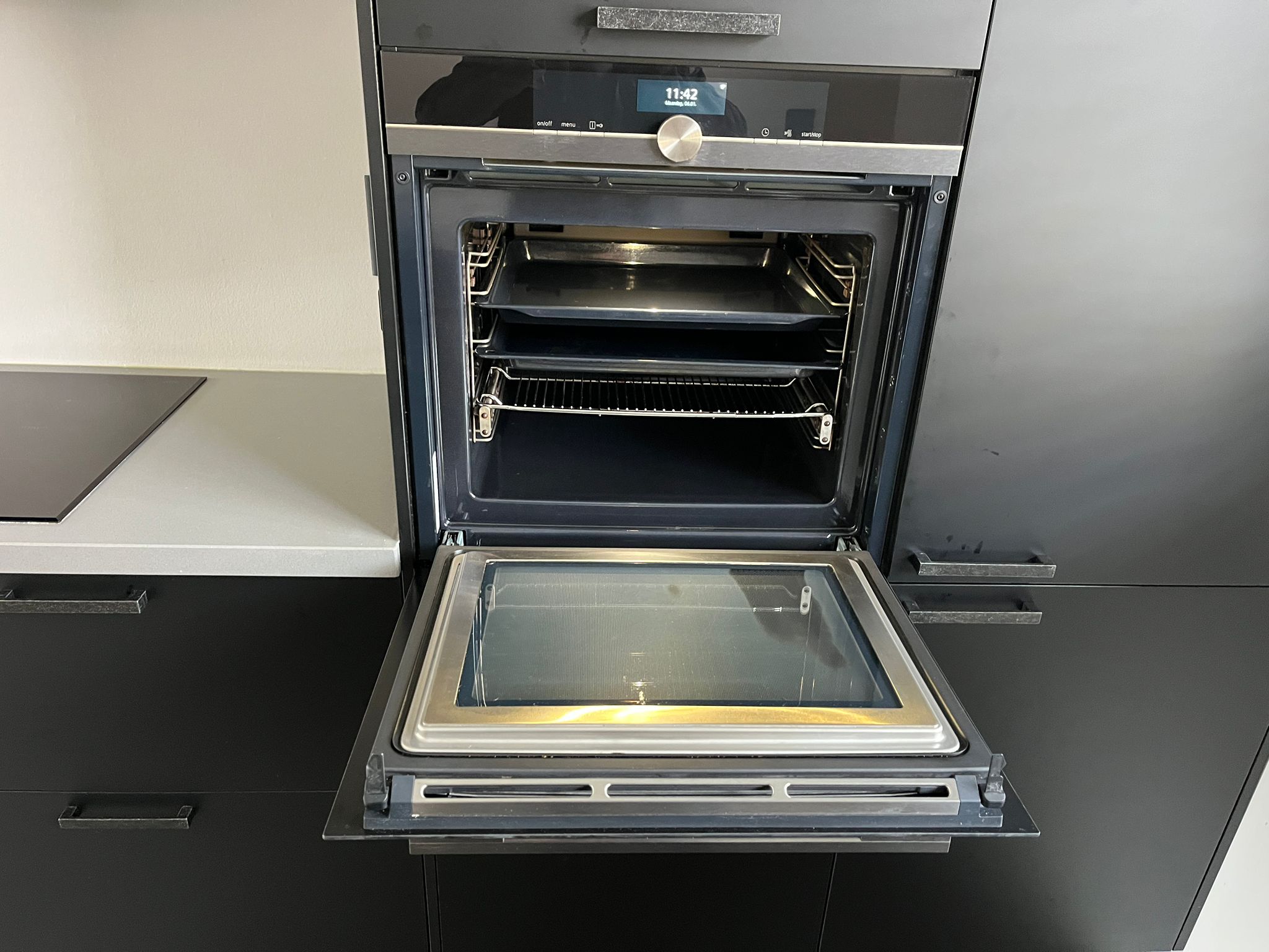 02904 - Mat zwarte parallel keuken