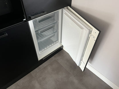 02904 - Mat zwarte parallel keuken