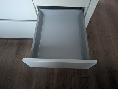 03367 - Witte greeploze keuken